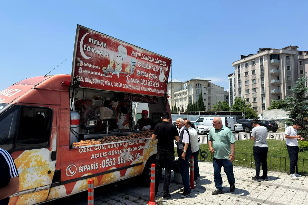 Pendik hayır lokmacısı mobil araç ve sıcak lokma servisi