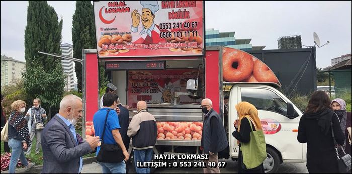 İstanbul'da kandil gecesi hayır lokması dağıtımı